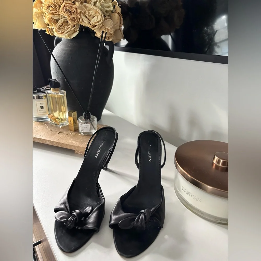 Burberry Black Knotted Heels - Picture 1 of 7